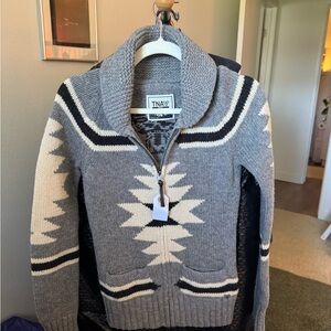 TNA Gray and Cream Shawl-Collar Zip-Up Knit Sweater